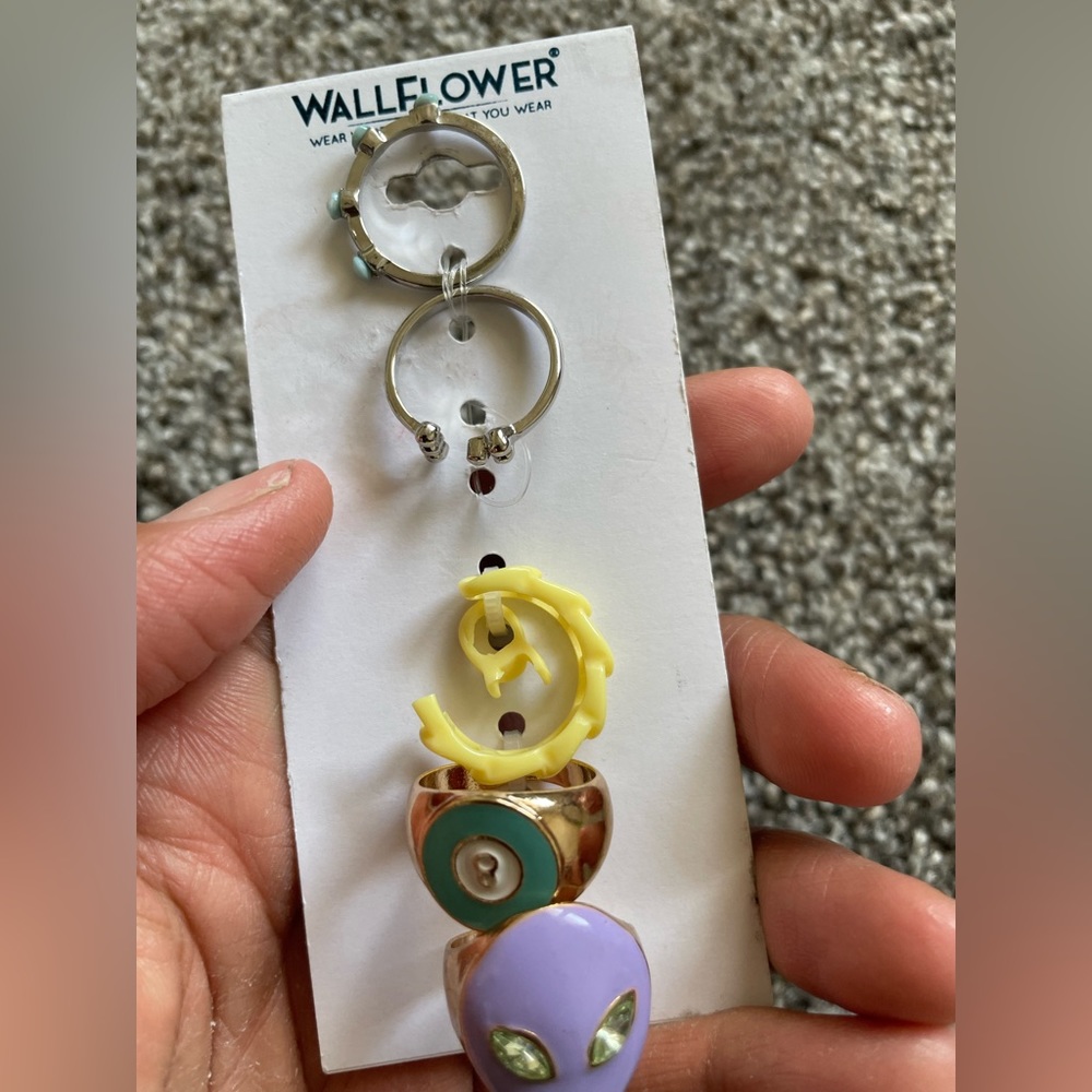 Fun rings - Picture 2 of 3